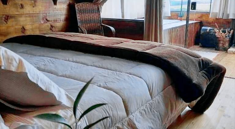 Lovely lodge with jacuzzi, terrace & BBQ | Pets allowed — photo 2