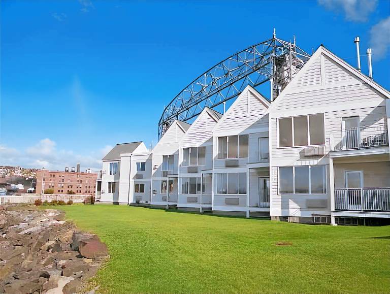 South Pier Inn