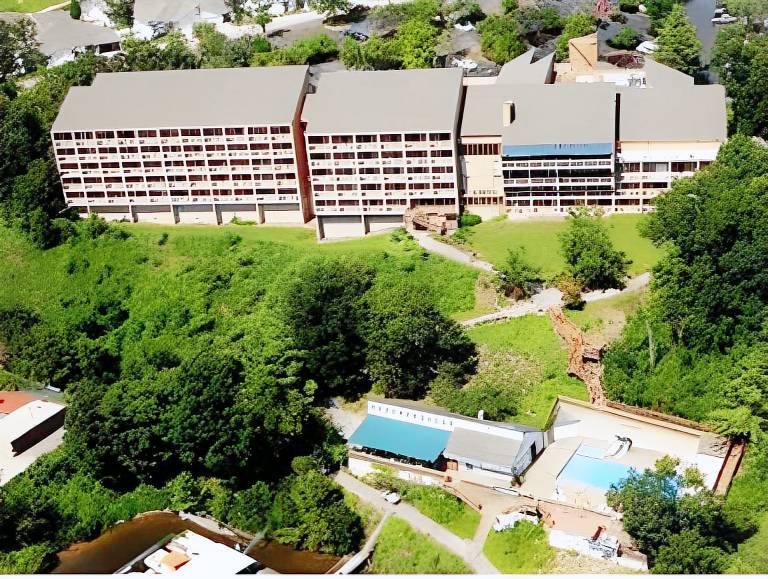 Inn at Grand Glaize in Lake Ozark, MO