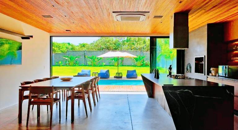 Villa with pool — photo 3