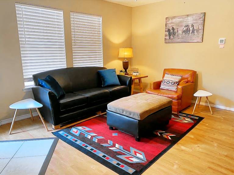 Condo Uptown
