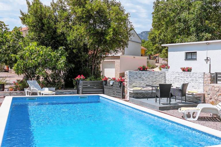 Fully equipped pleasant vacation home with garden, BBQ & private pool | Beach view | Good for workation | Pets are welcome — photo 4