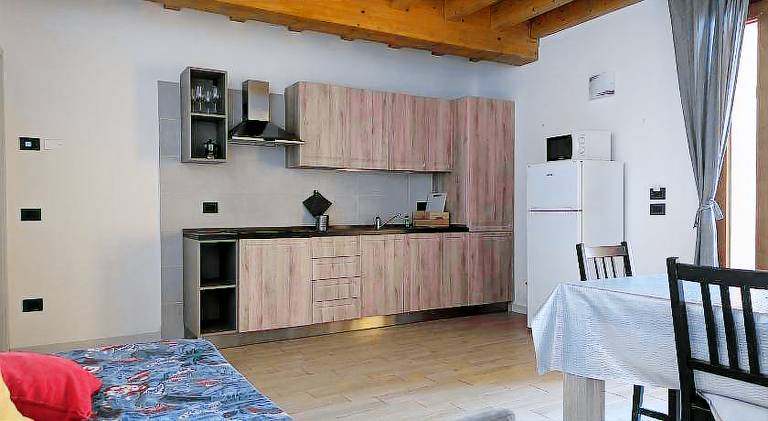 Serviced apartment with grill, pool & yard — photo 2