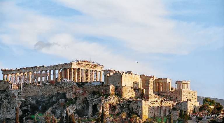 Lovely serviced apartment with terrace | Near Acropolis of Athens | Dogs allowed in Athens