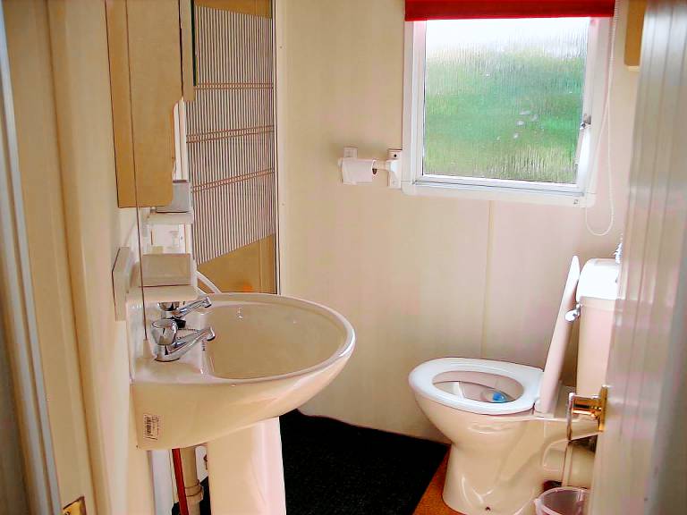 Mobile home with yard | Garden view — photo 4
