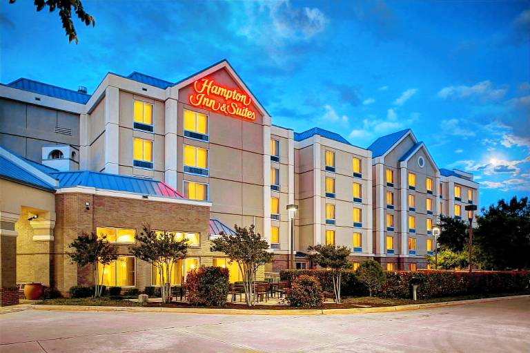 Hampton Inn & Suites N. Ft. Worth-Alliance Airport — photo 2
