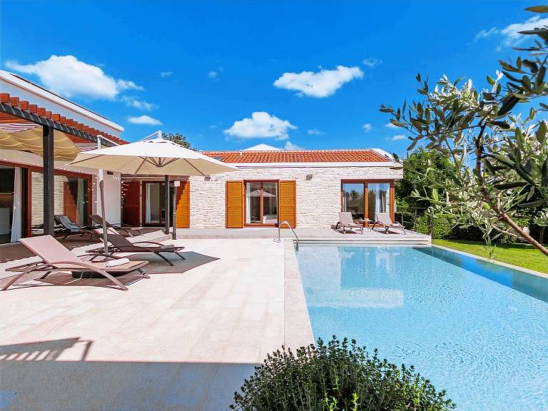 Ferienhaus Tinjan