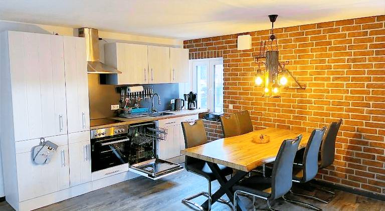 Nice vacation home with patio, grill & sauna | Pet-friendly — photo 4