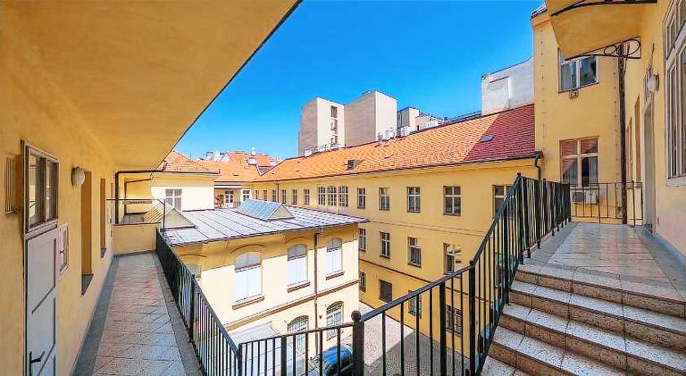 Big apartment | Close to Prague astronomical clock | Perfect for remote work | Dogs allowed — photo 5