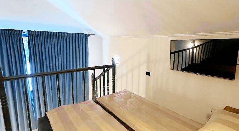 House with terrace, BBQ & jacuzzi — photo 4