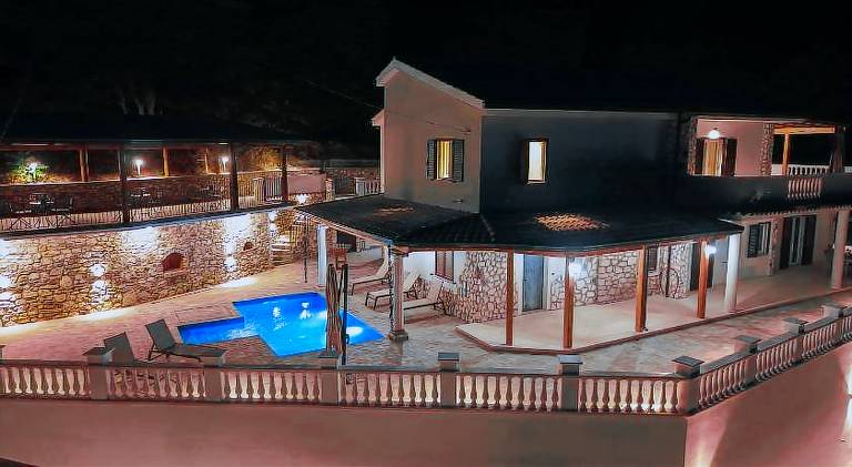 Mariluna Luxury Apartments — photo 4