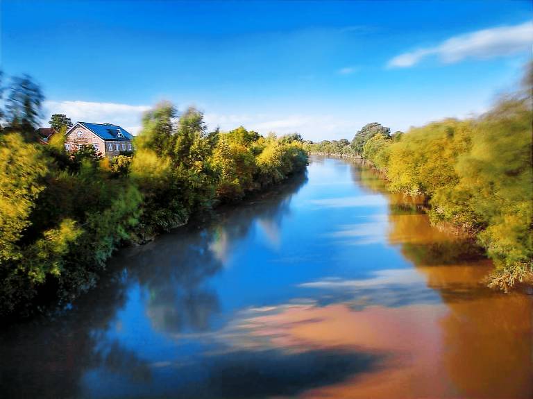 Beautiful serviced apartment with terrace & yard | Pets allowed in Tewkesbury