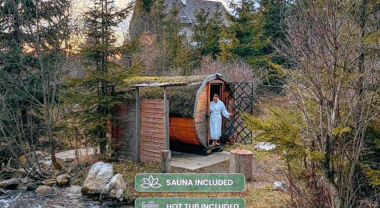 Chalet with hot tub in Poprad