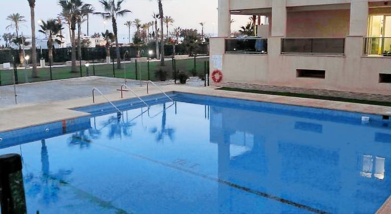 Holiday apartment with pool in Roquetas de Mar