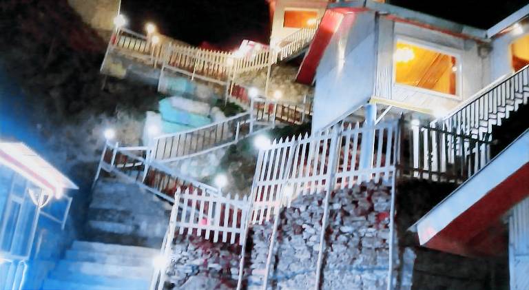 THE WONDERLAND COTTAGES & Cafe