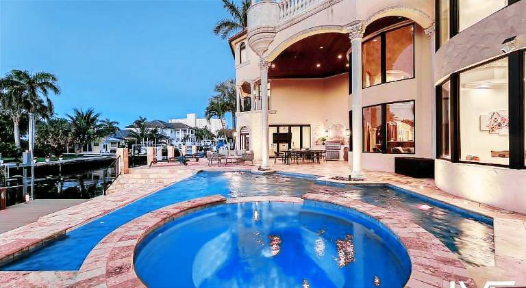 Villa Rhodes Palatial Waterfront Beach Estate — photo 4