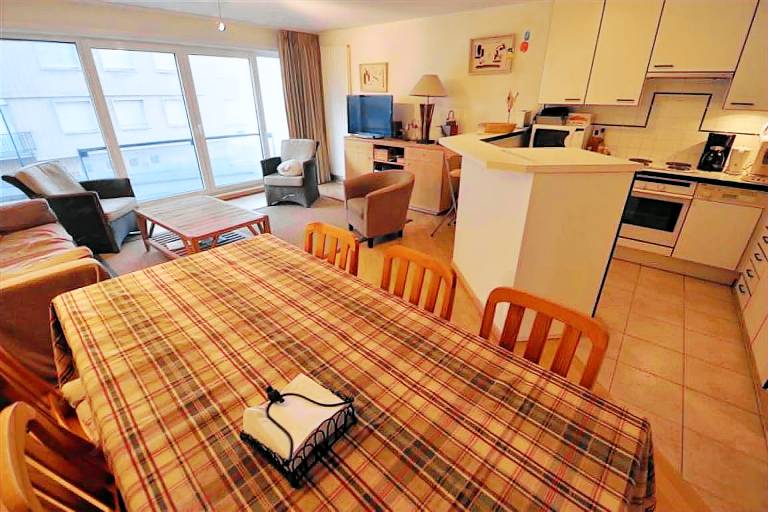 Rental apartment with 3 rooms for 6 persons — photo 2