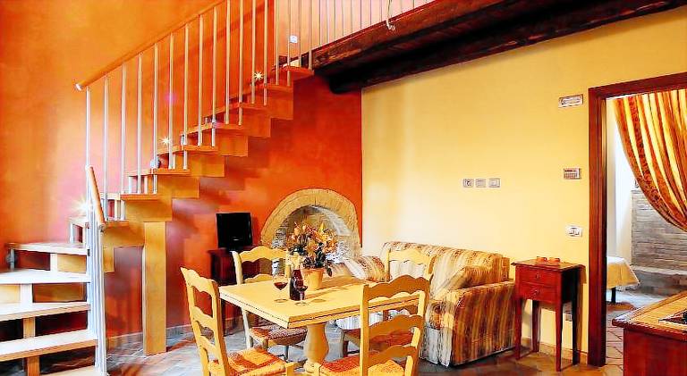 Family-oriented lovely serviced apartment with pool, sauna & yard | Dogs allowed — photo 3