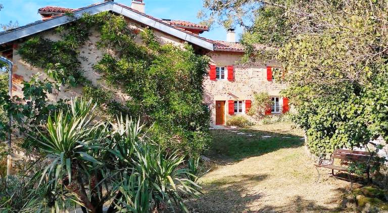 Vacation home with 2 rooms for 8 persons in Roanne