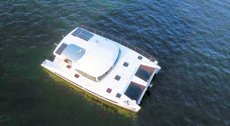 Beautiful boat with jacuzzi | Dogs allowed — photo 4