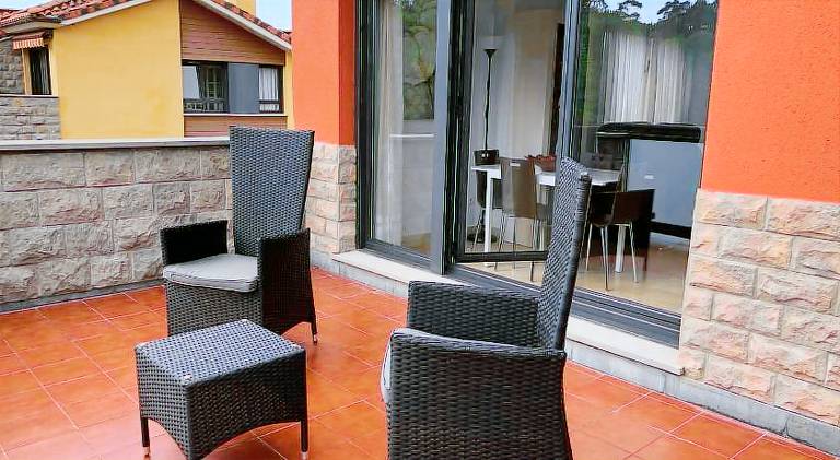 Holiday apartment with pool — photo 4