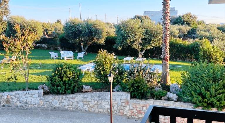 Villa with pool | Pet-friendly — photo 5