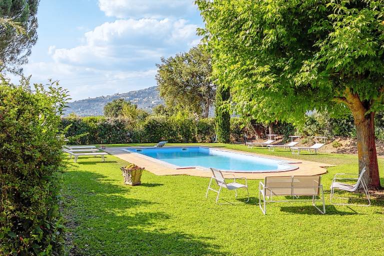 Fully equipped villa with terrace, grill & yard | Panoramic view | Pet-friendly — photo 4