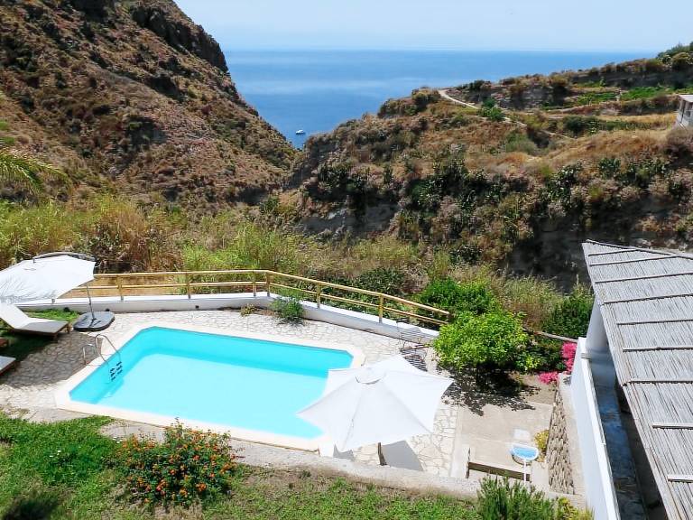 Lovely vacation home with garden, private pool & terrace | Beach nearby | Pets are welcome — photo 5