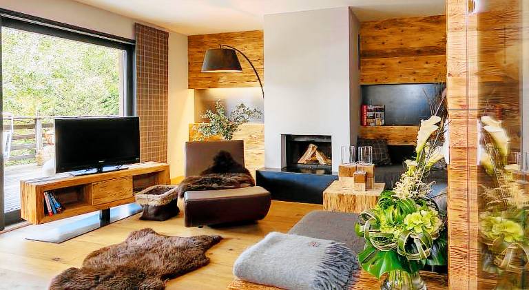 Chalet with sauna, yard & patio in Avelengo