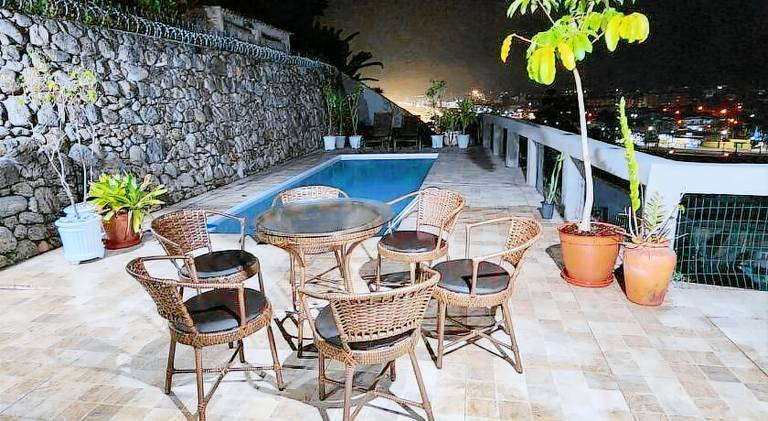 House with pool — photo 5