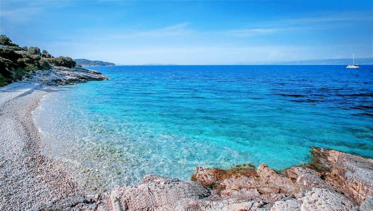 Serviced apartment with patio & yard in Paxos