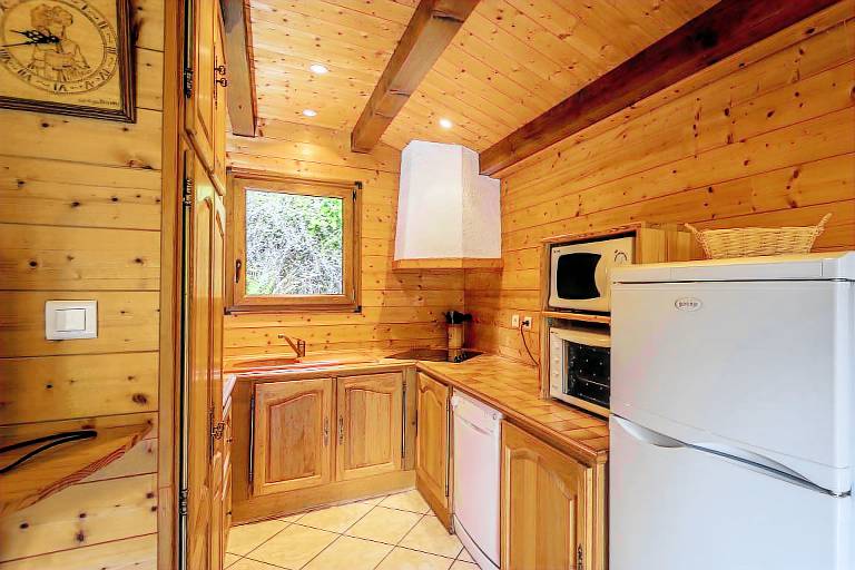 Chalet with patio, garden & BBQ | Mountain view — photo 3