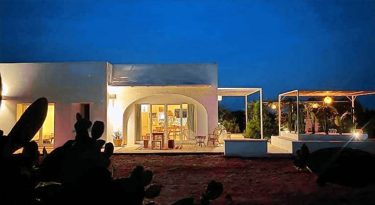 Villa with pool — photo 3