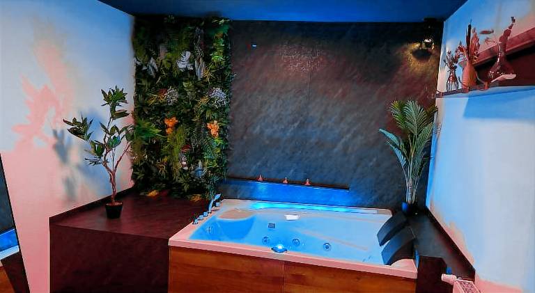 Apartment with sauna, pool & hot tub — photo 2