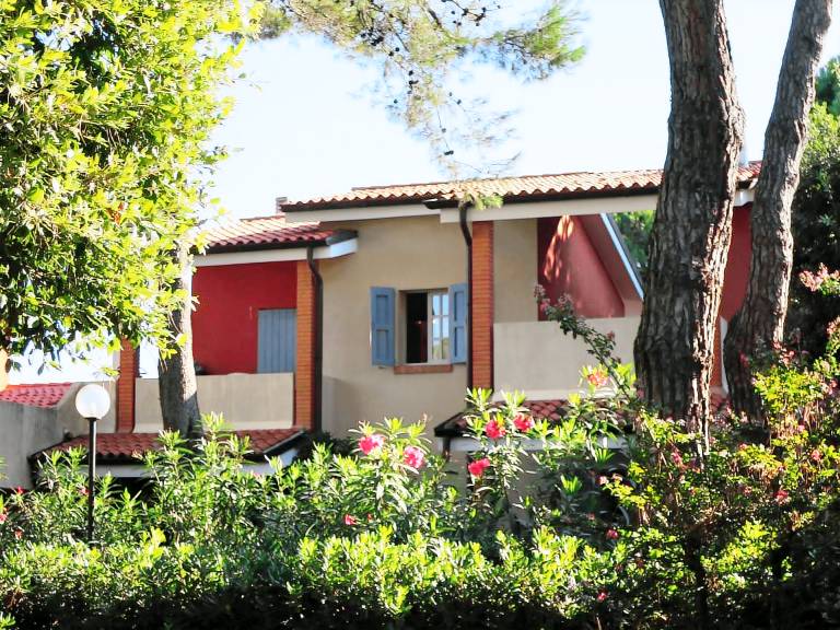 Holiday apartment with terrace, pool & garden | Pets are welcome — photo 4