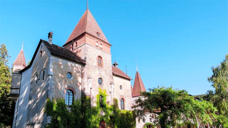 Schloss Muenchenwiler in Fribourg