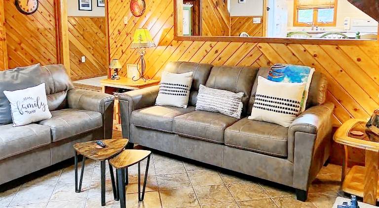 Vacation home with jacuzzi — photo 3