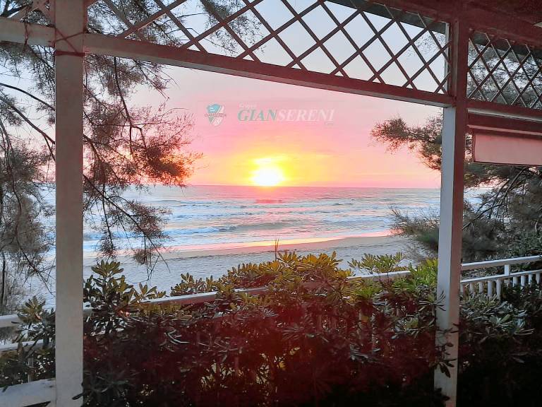 Child-friendly pleasant rental apartment with patio, yard & barbeque | Close to the beach | Pet-friendly — photo 3