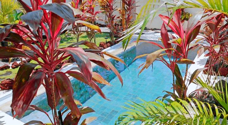 Villa with terrace, hot tub & pool in Pecatu