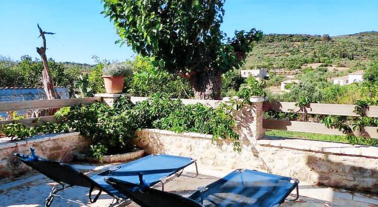 Apartment with barbeque & terrace | Suitable for remote work | Pet-friendly in Pylos-Nestoras