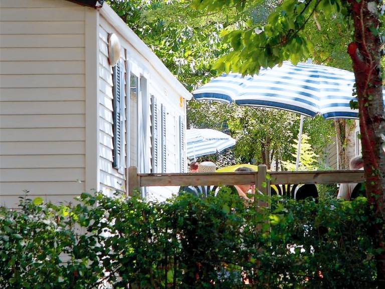 Mobile home with patio & heated pool — photo 4