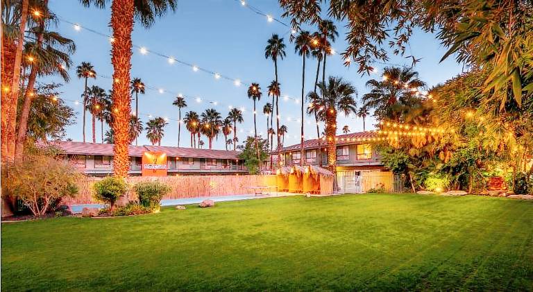 Caliente Tropics Hotel in Palm Springs, CA
