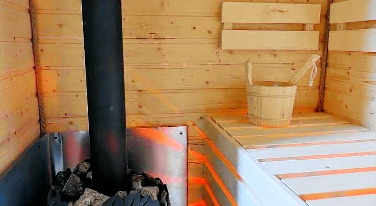 Chalet with 2 rooms for 8 persons — photo 4