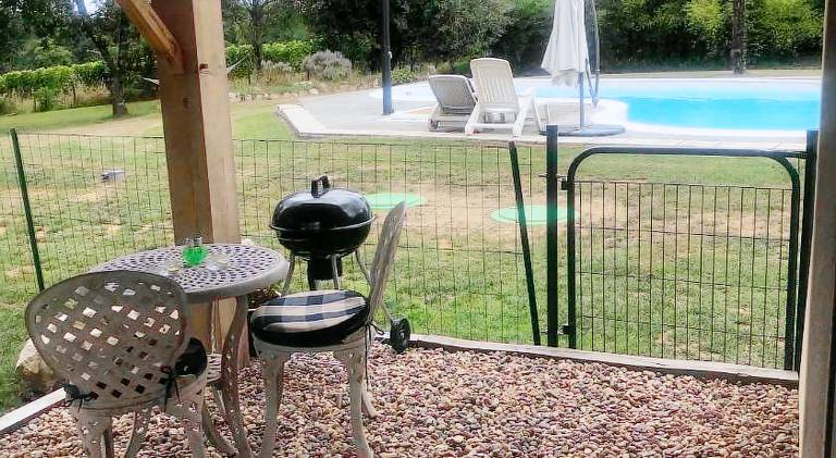 House with pool — photo 4
