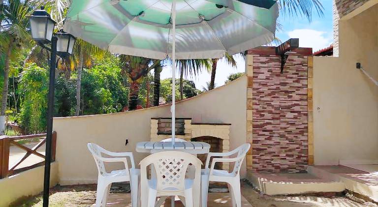 Vacation home with patio & yard | Close to the beach | Pets are welcome — photo 4