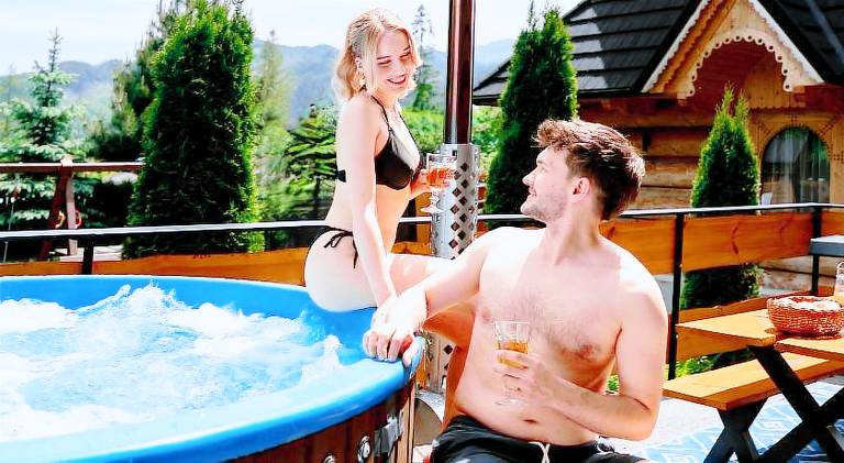 Chalet with hot tub | Pets are welcome — photo 4
