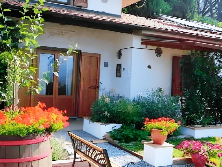 Vacation home with garden & pool in Bagni di Lucca