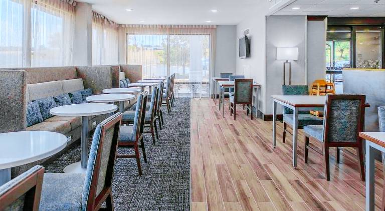 Hampton Inn Detroit/Northville (Farmington Hills Area) — photo 3