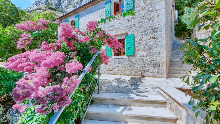 Villa Eden - two charming stone houses with sea views by MyWaycation — photo 3