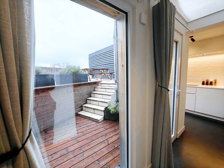 Holiday apartment with patio — photo 4